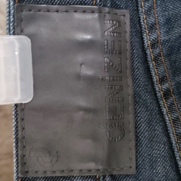 Denizen jeans. By LEVI. 33X32 - Picture 6 of 6